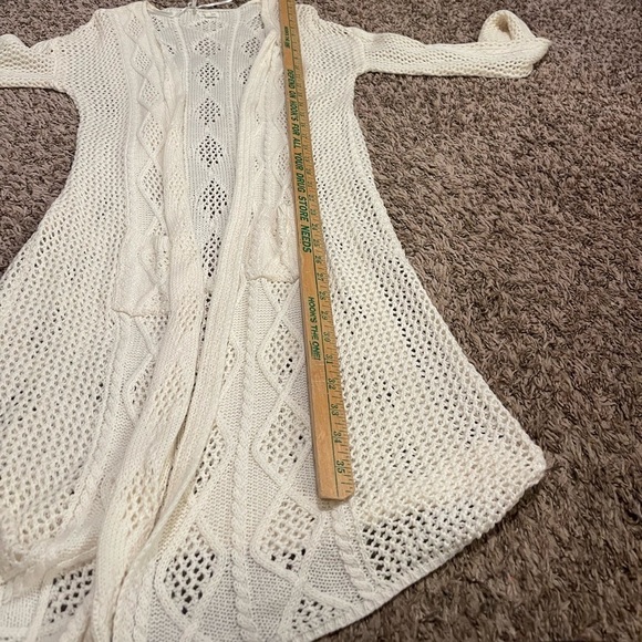 En creme white crocheted long cardigan - Picture 7 of 7